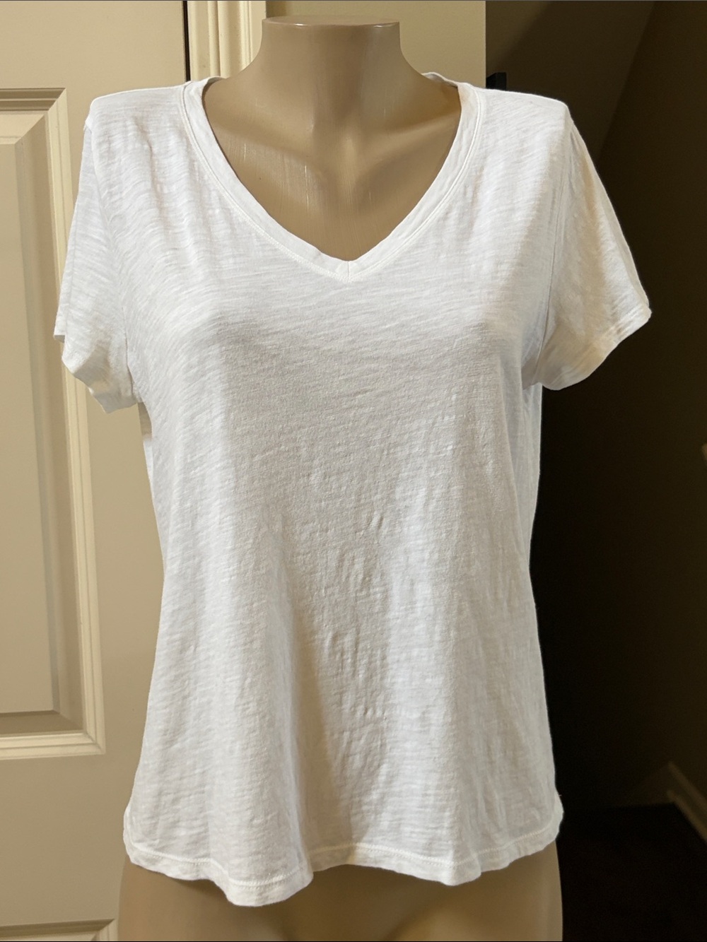 Eileen Fisher White V-Neck Short Sleeve Tee, med